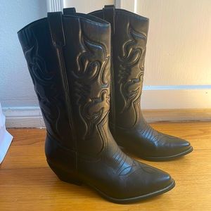 Black Cowgirl Boots Size 8